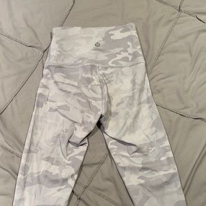 White Camo 28” Size 0 Wunder Under Lululemon Leggings